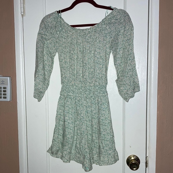 Offer or Bundle Discount - Adorable Hollister Romper, Green with Daisies - Picture 1 of 3
